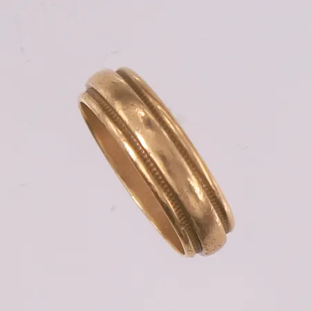 Ring, ø17mm, bredde 5,7mm, 14K Vekt: 4,2 g Kontakt Lånekontoret for frakt