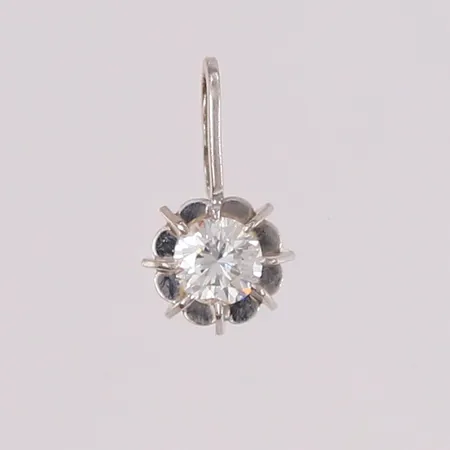 Anheng med diamant (1 x ca. 0,25ct), 7x13mm, hvitt gull, stemplet, 14K Vekt: 0,6 g Kontakt Lånekontoret for frakt