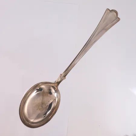 1 stor kremskje Lilje, lengde 22,3cm, 830S Vekt: 65 g Kontakt Lånekontoret for frakt