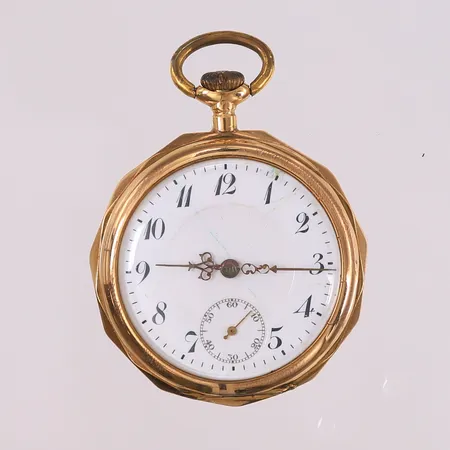 Lommeur i gull, ø35mm, urverket går, gravert bakside, 14K, bruttovekt 27,6g Vekt: 0 g Kontakt Lånekontoret for frakt