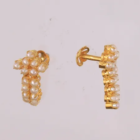 Ett par øredobber med perler, 23x11mm, 22K Vekt: 4,7 g Kontakt Lånekontoret for frakt