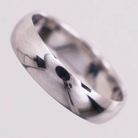 Ring, ø14,8mm, bredde 3,9mm, 14K Vekt: 2,3 g Kontakt Lånekontoret for frakt