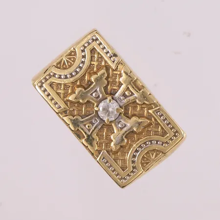 Ring med klar sten, ø19,5 cm, bredde 4,4- 14,8 mm, noe bulkete, 10K. Vekt: 10,9 g Kontakt Lånekontoret for frakt