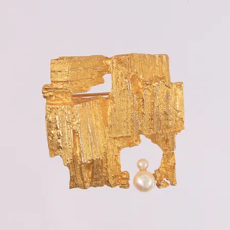 Brosje med perler, laget av Björn Weckström for Lapponia, 34x33 mm, 14K. Vekt: 12,1 g Kontakt Lånekontoret for frakt