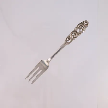 6 små kakegafler Telesølv, lengde 13,8cm, 830S Vekt: 109,3 g Kontakt Lånekontoret for frakt