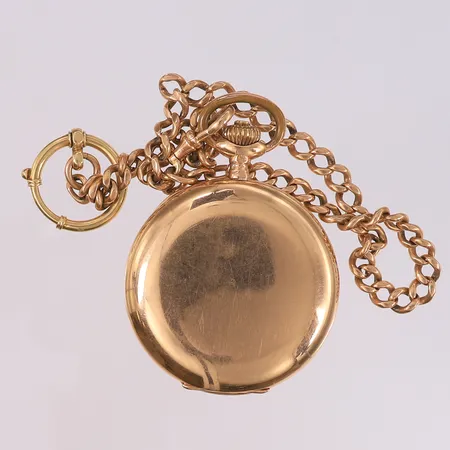 Lommeur med lenke (Panser), ø52mm, snr: 54870, urverket går (ikke funksjonstestet forøvrig), 14K, bruttovekt inkl. lenke 130,8g Kontakt Lånekontoret for frakt