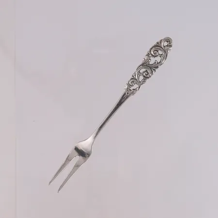 Smørgaffel Telesølv, lengde 11,7cm, 830S Vekt: 9,4 g Kontakt Lånekontoret for frakt