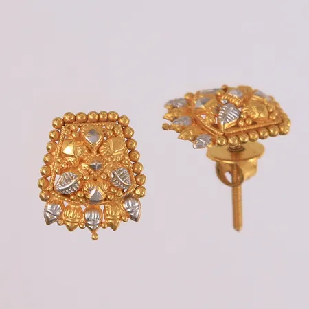 Øredobber, to-farget, 18x14 mm, 21K. Vekt: 6,9 g Kontakt Lånekontoret for frakt