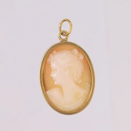 Anheng camée, 28x17 mm, 14K. Vekt: 2,3 g Kontakt Lånekontoret for frakt