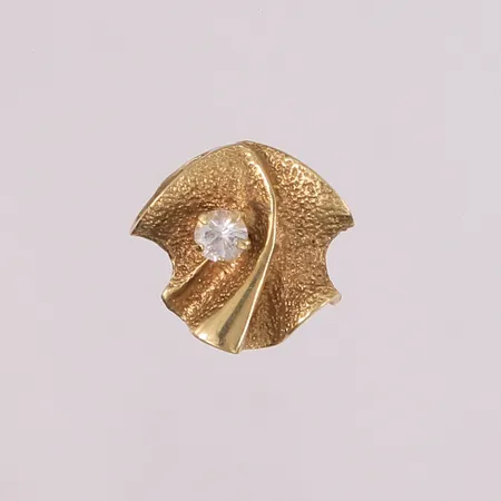 Anheng med klar sten, 13x12 mm, 14K. Vekt: 1,4 g Kontakt Lånekontoret for frakt