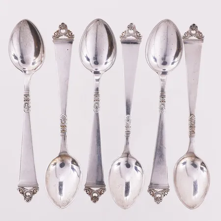 6 kaffeskjeer, Odel, lengde 11cm, 830S Vekt: 58,6 g Kontakt Lånekontoret for frakt