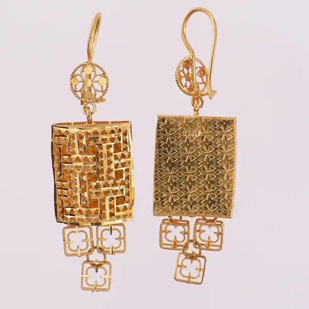 Ett par øredobber, lengde 5,3cm, bredde 5,9mm, 21K Vekt: 7,1 g Kontakt Lånekontoret for frakt