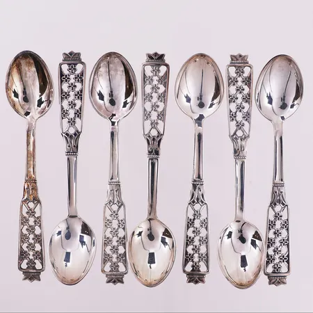 7 kaffeskjeer, "Princess", Thore Eldh, Göteborg, Ceson, lengde 12cm 830S Vekt: 97,1 g Kontakt Lånekontoret for frakt