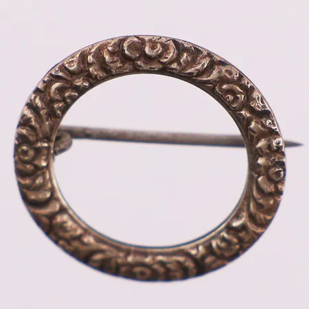 Brosje, ø 19,5mm, bredde 1mm, David Andersen, 925S Vekt: 1,5 g Kontakt Lånekontoret for frakt