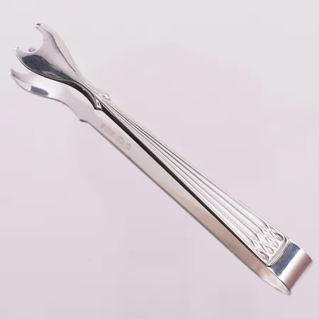 Sukkerklype, arvesølv, lengde 9cm, 830S Vekt: 13,8 g Kontakt Lånekontoret for frakt