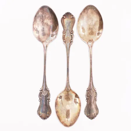 3 teskjeer, lengde 11,5cm, 830S Vekt: 41,5 g Kontakt Lånekontoret for frakt