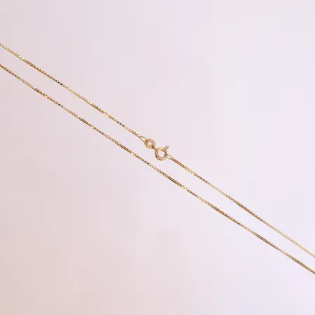 Kjede Veneziansk, lengde 38cm, bredde 1mm, 14K Vekt: 2,5 g Kontakt Lånekontoret for frakt