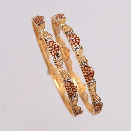 2 armringer, ø62mm, bredde 3-7mm, 22K Vekt: 13,3 g Kontakt Lånekontoret for frakt