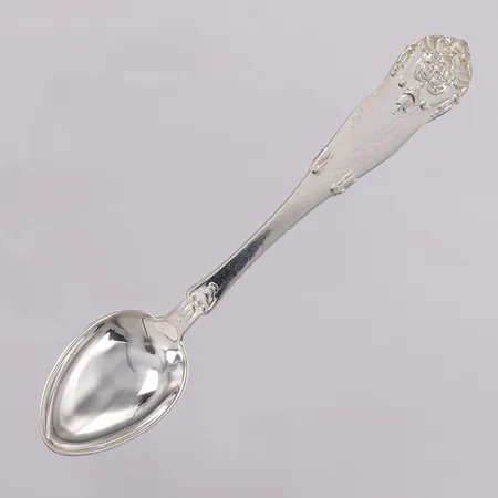 6 teskjeer Hardanger, lengde 11,8cm, 830S Vekt: 72,2 g Kontakt Lånekontoret for frakt