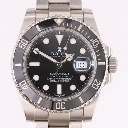 Rolex Submariner, ø40mm, ref 116610LN, snr. 994A6180, boettnr. 2360, cal. 3135, urverk 199Q52G1, stål, automatisk, safirglass, kvittering på trykktest utført i år 2019, med manual, boks, yttereske og sertifikat (kjøpt Lervik Ur år 2013) Kontakt Lånekontoret for frakt