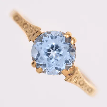 Ring med blå sten, ø17,25mm, bredde 1- 8mm, 14K Vekt: 1,7 g Kontakt Lånekontoret for frakt