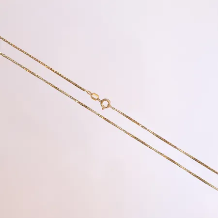 Kjede Veneziansk, lengde 39cm, bredde 1mm, 14K Vekt: 2,5 g Kontakt Lånekontoret for frakt