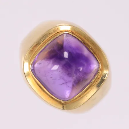 Ring med ametyst, ø17,8mm, bredde 3- 15mm, 14K Vekt: 4 g Kontakt Lånekontoret for frakt