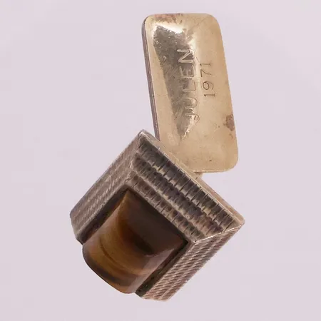 En mansjettknapp med sten, 17x14mm, 830S Vekt: 7,5 g Kontakt Lånekontoret for frakt