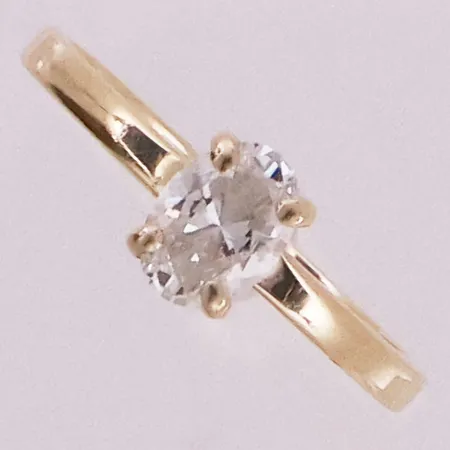 Ring med diamant, 1 x ca 0,50ct, ø16,5, bredde 1,7-6,3mm, 14K Vekt: 1,5 g Kontakt Lånekontoret for frakt