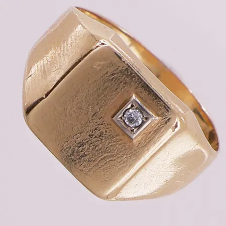 Ring med klar sten, ø 18,4mm, 11,6mm, 14K Vekt: 2,4 g Kontakt Lånekontoret for frakt