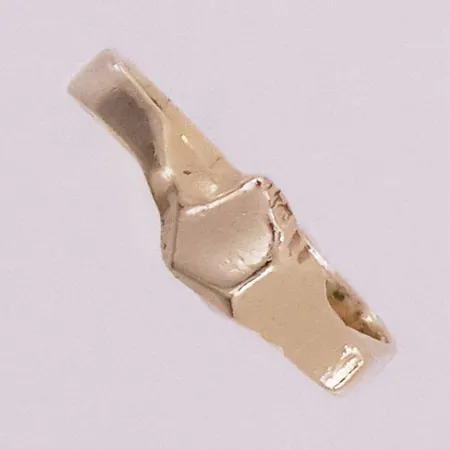 Ring, ø 16,6mm, bredde 5,5mm, 14K Vekt: 2,1 g Kontakt Lånekontoret for frakt