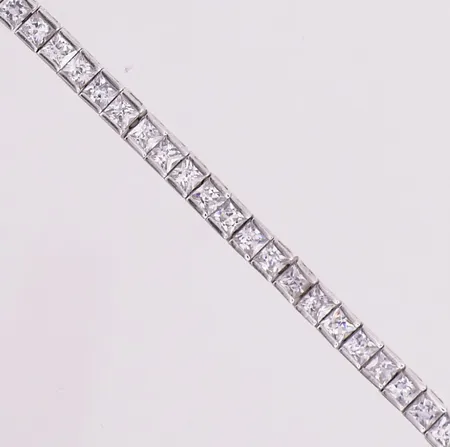 Armbånd med klare stener, lengde 18cm, bredde 4,1mm, 925S Vekt: 12,1 g Kontakt Lånekontoret for frakt