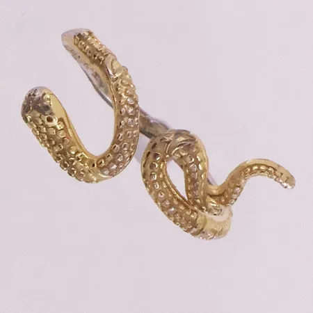 Ring, to-farget, ø ca 18mm, bredde 1,6-8,8mm, skjev, 925S Vekt: 2,1 g Kontakt Lånekontoret for frakt