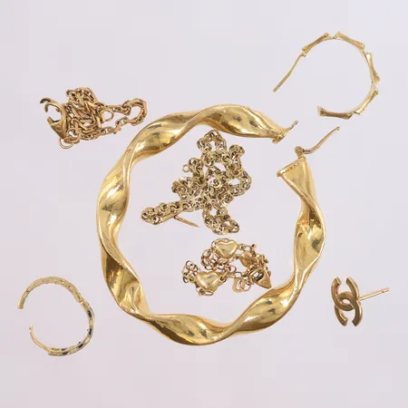 Skrotgull 14K. Vekt: 15,9 g Kontakt Lånekontoret for frakt