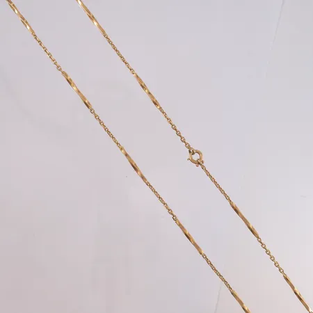 Kjede, lengde 69cm, bredde 1,9- 2,3mm, 14K Vekt: 26,8 g Kontakt Lånekontoret for frakt