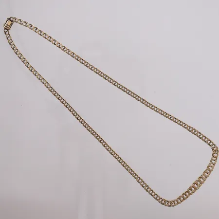 Kjede Bismarck, dosert, lengde 43cm, bredde 3- 6mm, slitt/defekt lås (sikkerhetslås fungerer), 14K Vekt: 9,9 g Kontakt Lånekontoret for frakt