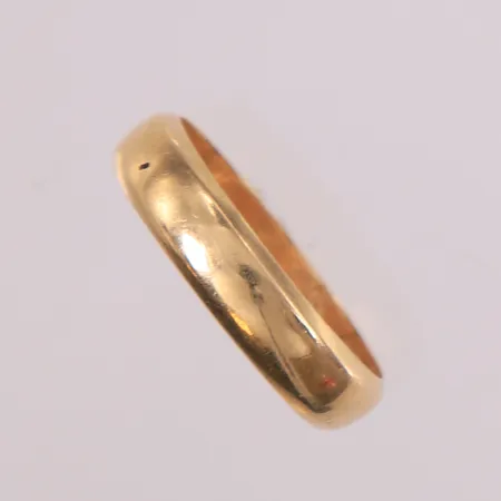 Ring, ø18,2mm, bredde 4,7mm, gravert, 14K Vekt: 3,6 g Kontakt Lånekontoret for frakt