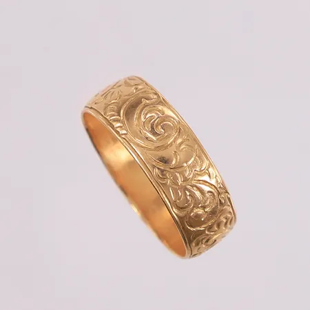 Gullring med bredde 7 mm, str ø=19 mm. Vekt: 5,7 g Kontakt Lånekontoret for frakt