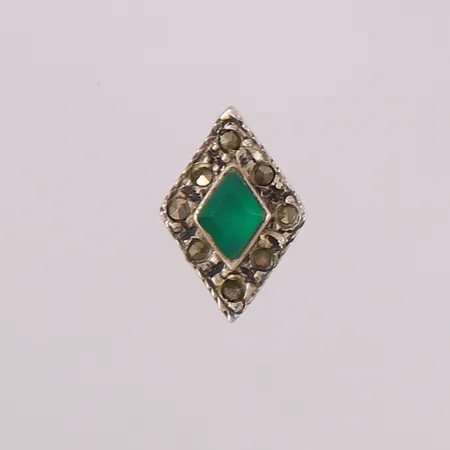 Én stk. øredobb med grønn sten, 13x9mm, mangler stopper, 925S Vekt: 0,7 g Kontakt Lånekontoret for frakt