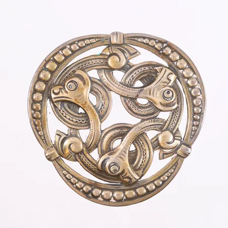 Anheng med vikingmotiv, ca ø65mm, 830/1000 sølv.  Vekt: 29,9 g Kontakt Lånekontoret for frakt