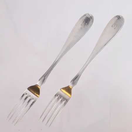 2 spisegafler Rosendal, lengde 18,5cm, graverte, 830S Vekt: 91,5 g Kontakt Lånekontoret for frakt
