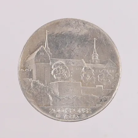 Sølvmynt, Norges frigjøring, 200kr, år 1980, S 625/1000 Vekt: 27 g Kontakt Lånekontoret for frakt