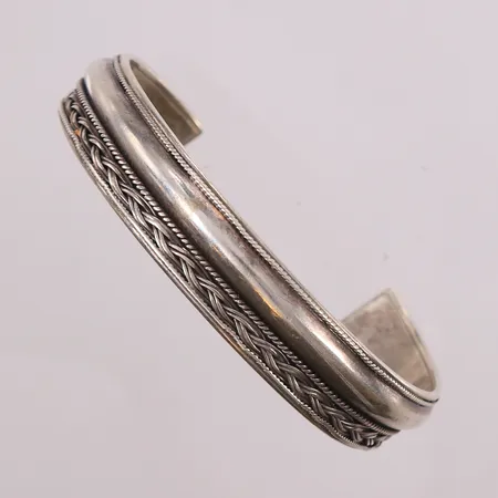 Armring (åpen), 62x54mm, bredde 12,3mm, 925S Vekt: 19,3 g Kontakt Lånekontoret for frakt