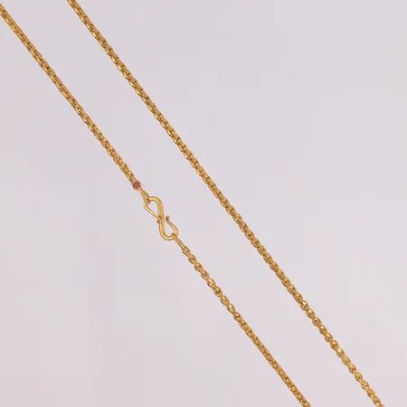 Kjede, lengde 53cm, bredde 2mm, 21K Vekt: 13,5 g Kontakt Lånekontoret for frakt