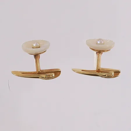 Ett par skjorteknapper med perlemor og perler, D-A, 21x9mm, 14K Vekt: 3,6 g Kontakt Lånekontoret for frakt