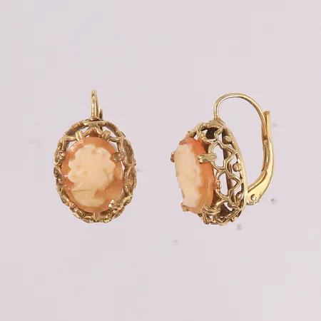 Ett par øredobber med camée, 10x9mm, 14K Vekt: 3 g Kontakt Lånekontoret for frakt