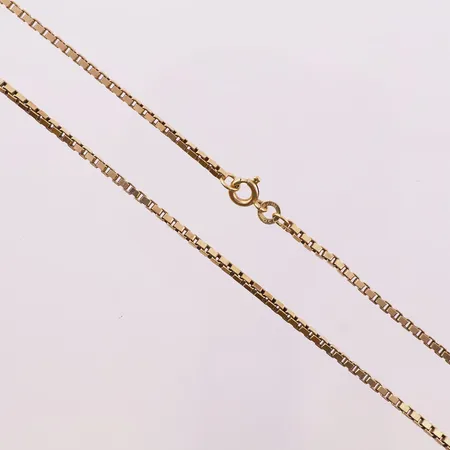 Halskjede, murstein, lengde 59,5cm, bredde 1,9 mm, 18K Vekt: 18,2 g Kontakt Lånekontoret for frakt