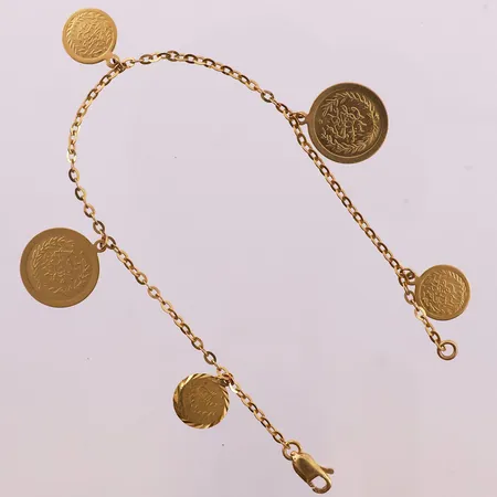 Armbånd med charms, lengde 18,5cm, bredde 2mm, 21K Vekt: 6,9 g Kontakt Lånekontoret for frakt