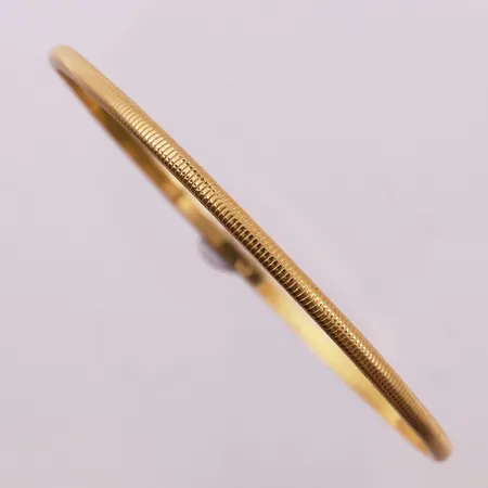 Armring, ø60 mm, bredde 2,7 mm, 21K Vekt: 7,2 g Kontakt Lånekontoret for frakt