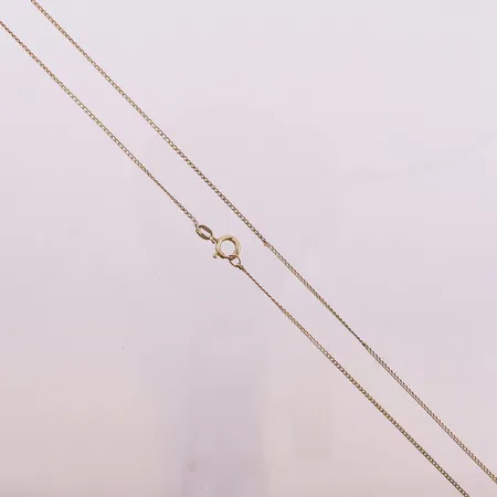 Halskjede, lengde 51,5 cm, bredde 0,5 mm, defekt mønster, 14K Vekt: 1,6 g Kontakt Lånekontoret for frakt